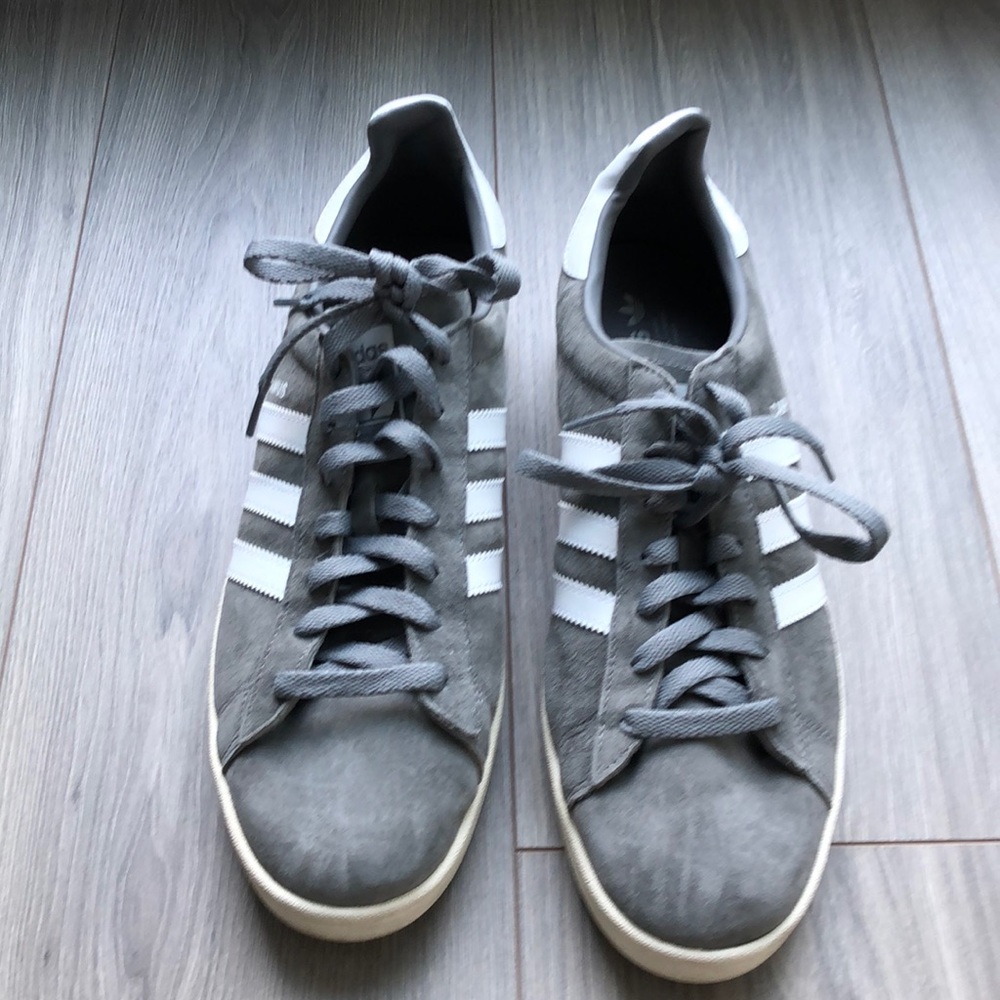 Adidas men’s Campus style sneakers.